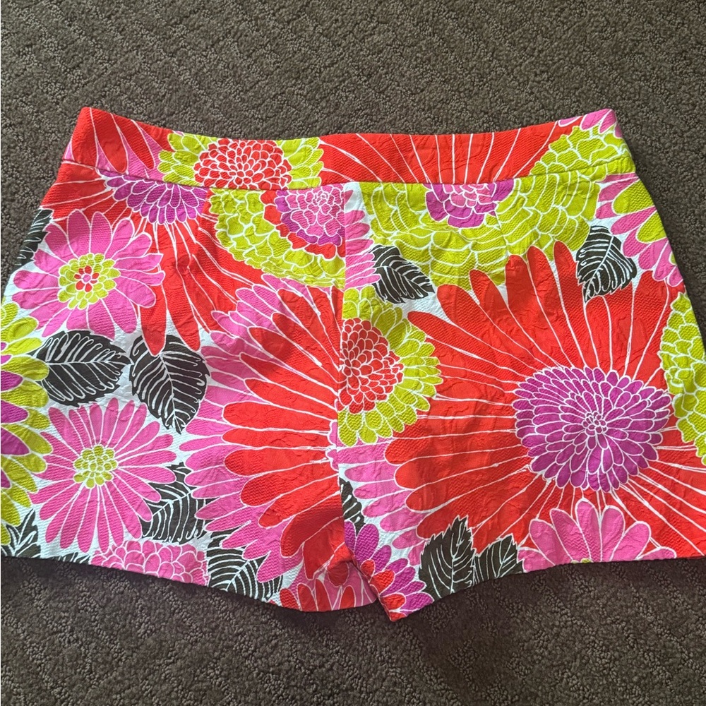 Trina Turk size 10 printed shorts